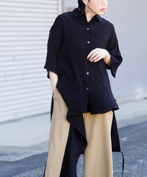 OSMOSIS(オズモーシス)の「【WEB限定アイテム】バックロングギャザーブラウス(シャツ/ブラウス・レディース・ブラック/アイボリー/チャコール・ONE SIZE)」の1枚目の写真
