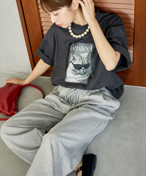 PUBLUX（パブリュクス）の「PUBLUX/パブリュクス ”Genteel”キャット アニマルプリントTシャツ　限定展開（Tシャツ/カットソー・レディース・チャコールグレー/オフホワイト/ベージュ・SMALL/LARGE/MEDIUM）」の4枚目の写真