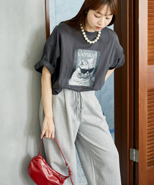 PUBLUX（パブリュクス）の「PUBLUX/パブリュクス ”Genteel”キャット アニマルプリントTシャツ　限定展開（Tシャツ/カットソー・レディース・チャコールグレー/オフホワイト/ベージュ・SMALL/LARGE/MEDIUM）」の6枚目の写真
