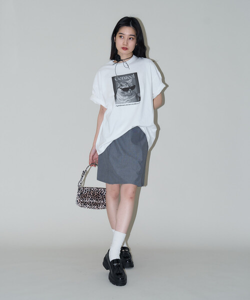 PUBLUX(パブリュクス)の「PUBLUX/パブリュクス ”Genteel”キャット アニマルプリントTシャツ 限定展開(Tシャツ/カットソー・レディース・チャコールグレー/オフホワイト/ベージュ・SMALL/LARGE/MEDIUM)」の4枚目の写真