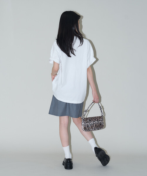 PUBLUX(パブリュクス)の「PUBLUX/パブリュクス ”Genteel”キャット アニマルプリントTシャツ 限定展開(Tシャツ/カットソー・レディース・チャコールグレー/オフホワイト/ベージュ・SMALL/LARGE/MEDIUM)」の5枚目の写真