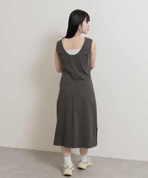 MIDIUMISOLID(ミディウミソリッド)の「『別注』MIDIUMISOLID×TGM back open neck one-piece(ワンピース・レディース・グレー/ブラウン・ONE)」の7枚目の写真