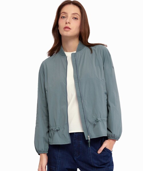 AIGLE(エーグル)の「UVカット 撥水 ライトウェイト ナイロンボンバージャケット / MA-1(ナイロンジャケット・レディース・ダークグリーン/バーガンディー・36/38/40)」の9枚目の写真
