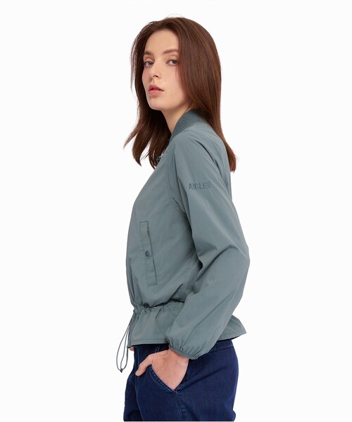 AIGLE(エーグル)の「UVカット 撥水 ライトウェイト ナイロンボンバージャケット / MA-1(ナイロンジャケット・レディース・ダークグリーン/バーガンディー・36/38/40)」の12枚目の写真