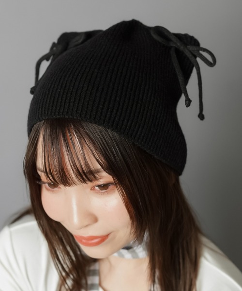 SPINNS(スピンズ)の「猫耳ニット帽/紐リボン(ニットキャップ/ビーニー・レディース・ベージュ/ブラック/グレー・ONESIZE)」の4枚目の写真