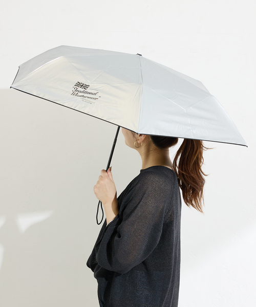 Traditional Weatherwear(トラディショナルウェザーウェア)の「《追加》【TRADITIONAL WEATHERWEAR】LIGHT WEIGHT UMBRELLA:折りたたみ傘(折りたたみ傘・レディース・シルバー・FREE)」の5枚目の写真