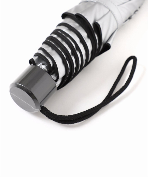 Traditional Weatherwear(トラディショナルウェザーウェア)の「《追加》【TRADITIONAL WEATHERWEAR】LIGHT WEIGHT UMBRELLA:折りたたみ傘(折りたたみ傘・レディース・シルバー・FREE)」の11枚目の写真