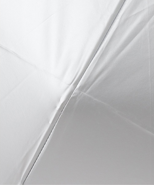 Traditional Weatherwear(トラディショナルウェザーウェア)の「《追加》【TRADITIONAL WEATHERWEAR】LIGHT WEIGHT UMBRELLA:折りたたみ傘(折りたたみ傘・レディース・シルバー・FREE)」の14枚目の写真