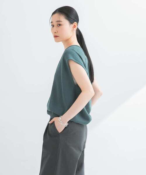 URBAN RESEARCH(アーバンリサーチ)の「リネンコットンVネックニットベスト(ベスト・レディース・オフホワイト/ベージュ/ブルー系その他・FREE)」の20枚目の写真