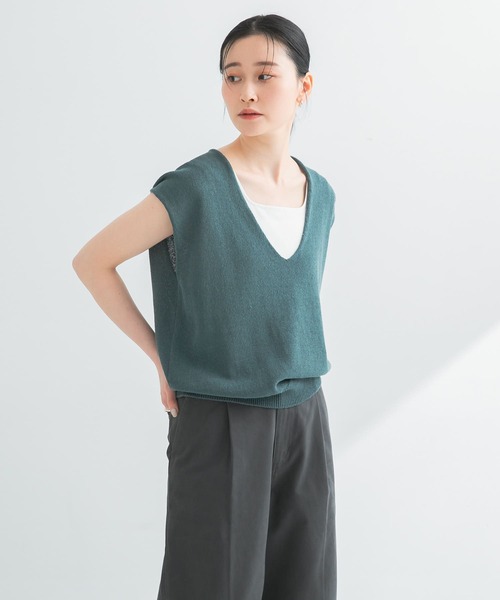 URBAN RESEARCH(アーバンリサーチ)の「リネンコットンVネックニットベスト(ベスト・レディース・オフホワイト/ベージュ/ブルー系その他・FREE)」の22枚目の写真