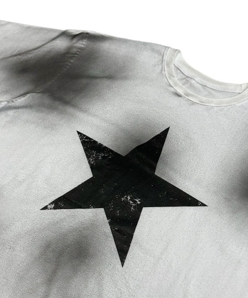 Chikashitsu +（チカシツプラス）の「【Chikashitsu +】pigment big star t-shirt / 【チカシツプラス】ピグメントビッグスタープリント半袖Tシャツ（Tシャツ/カットソー・メンズ・ブラック/ホワイト・ONE SIZE）」の3枚目の写真
