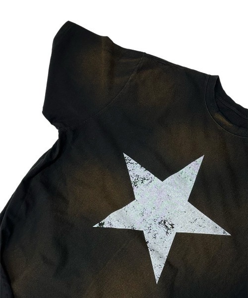 Chikashitsu +（チカシツプラス）の「【Chikashitsu +】pigment big star t-shirt / 【チカシツプラス】ピグメントビッグスタープリント半袖Tシャツ（Tシャツ/カットソー・メンズ・ブラック/ホワイト・ONE SIZE）」の4枚目の写真