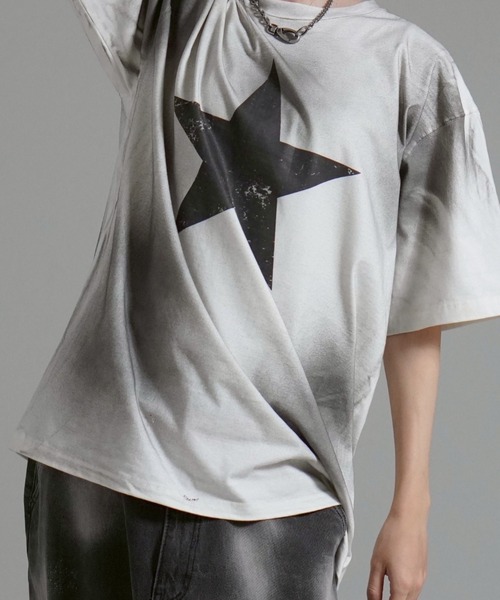 Chikashitsu +（チカシツプラス）の「【Chikashitsu +】pigment big star t-shirt / 【チカシツプラス】ピグメントビッグスタープリント半袖Tシャツ（Tシャツ/カットソー・メンズ・ブラック/ホワイト・ONE SIZE）」の14枚目の写真