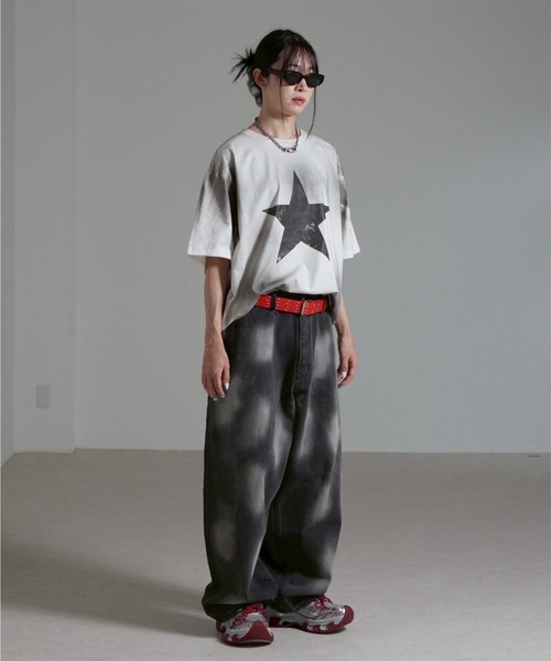 Chikashitsu +（チカシツプラス）の「【Chikashitsu +】pigment big star t-shirt / 【チカシツプラス】ピグメントビッグスタープリント半袖Tシャツ（Tシャツ/カットソー・メンズ・ブラック/ホワイト・ONE SIZE）」の9枚目の写真