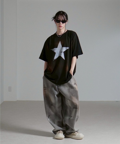 Chikashitsu +（チカシツプラス）の「【Chikashitsu +】pigment big star t-shirt / 【チカシツプラス】ピグメントビッグスタープリント半袖Tシャツ（Tシャツ/カットソー・メンズ・ブラック/ホワイト・ONE SIZE）」の19枚目の写真