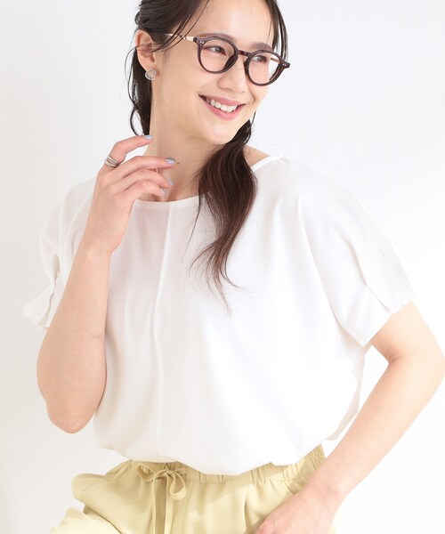 DRESKIP(ドレスキップ)の「【S-LL/UV/プチプラ】お袖タックで好印象 デザインTシャツ(Tシャツ/カットソー・レディース・イエロー/ダークブラウン/ブルー系その他/ブラック/オフホワイト・02/04/01/03)」の2枚目の写真