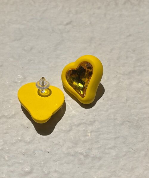 WHO'S WHO gallery(フーズフーギャラリー)の「クリスタルハートピアス(ピアス(両耳用)・レディース・レッド/パープル/イエロー/ブラック・FREE)」の6枚目の写真