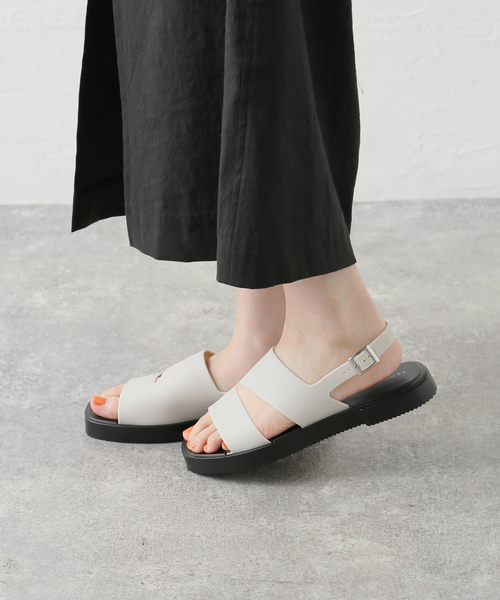 TEMPERATE（テンパレイト）の「TEMPERATE/テンパレイト HOLS バックストラップサンダル（その他シューズ・レディース・ブラック/アイボリー・36/38/40）」の12枚目の写真