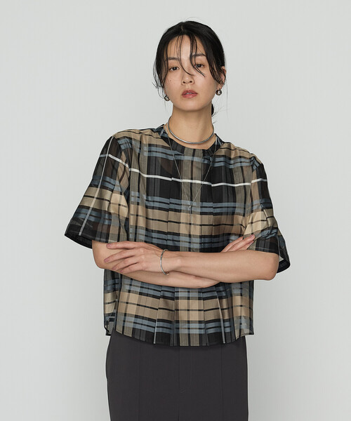 K.T KIYOKO TAKASE(キヨコタカセ)の「シルクオーガンジードビーチェック タックプルブラウス(シャツ/ブラウス・レディース・ブラウン系その他/ブルー系その他・9号/11号)」の6枚目の写真