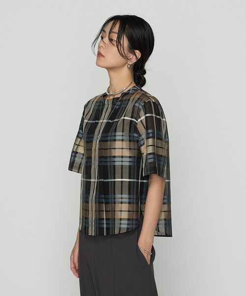 K.T KIYOKO TAKASE(キヨコタカセ)の「シルクオーガンジードビーチェック タックプルブラウス(シャツ/ブラウス・レディース・ブラウン系その他/ブルー系その他・9号/11号)」の7枚目の写真