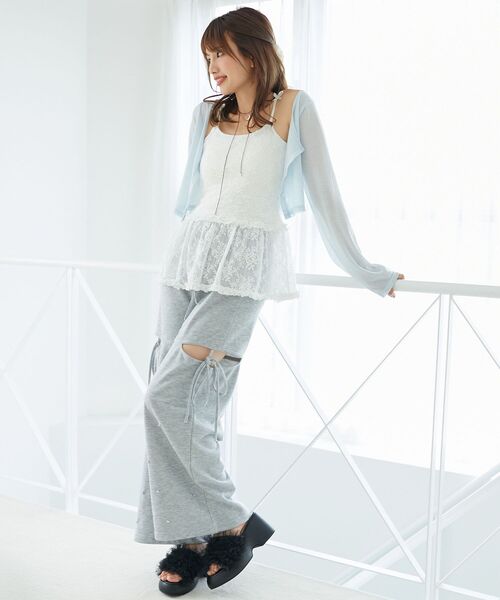 MAJESTIC LEGON(マジェスティックレゴン)の「ペプラムキャミ×カーデセット(カーディガン/ボレロ・レディース・オフホワイト/ブルー/モカ/ピンク/ブラック・MEDIUM)」の7枚目の写真