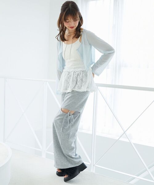 MAJESTIC LEGON(マジェスティックレゴン)の「ペプラムキャミ×カーデセット(カーディガン/ボレロ・レディース・オフホワイト/ブルー/モカ/ピンク/ブラック・MEDIUM)」の8枚目の写真