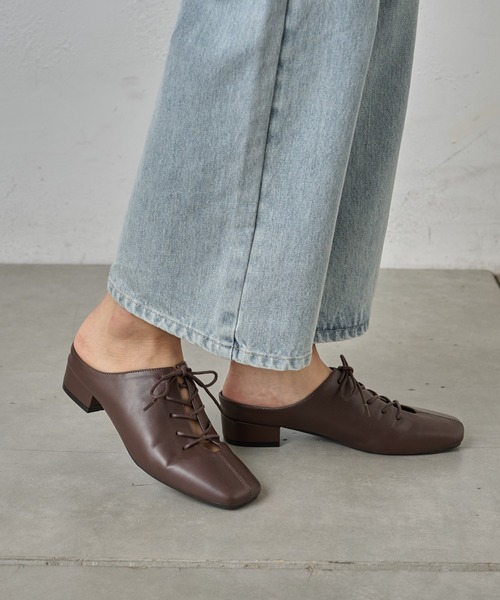 COLONY 2139(コロニートゥーワンスリーナイン)の「レースアップミュール(サンダル・レディース・ブラック/ブラウン・MEDIUM/LARGE)」の6枚目の写真