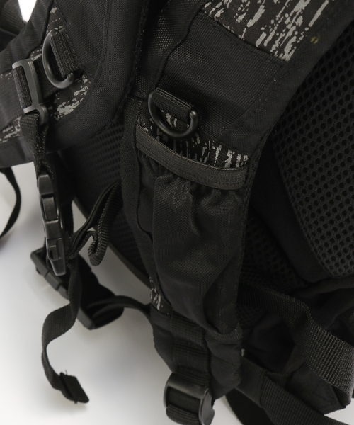 417 EDIFICE（フォーワンセブンエディフィス）の「FRENDO VESUBIE 16（バックパック/リュック・メンズ・ブラック/シルバー・FREE）」の11枚目の写真