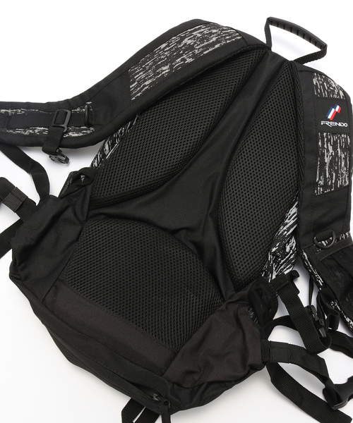 417 EDIFICE（フォーワンセブンエディフィス）の「FRENDO VESUBIE 16（バックパック/リュック・メンズ・ブラック/シルバー・FREE）」の14枚目の写真