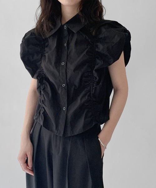 on:nue（オンニュ）の「【on:nue】[着用動画あり！/3色展開] シャーリングボリュームノースリーブブラウス（シャツ/ブラウス・レディース・ブラック/ベージュ/ホワイト・FREE）」の3枚目の写真