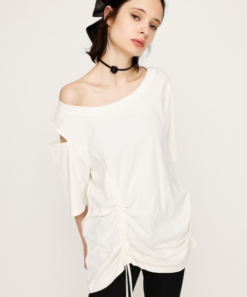 BOHEMSEO 片方オフショルダー シャーリング Tシャツ 白 BOHEMSEO 片方オフショルダー シャーリング Tシャツ 白