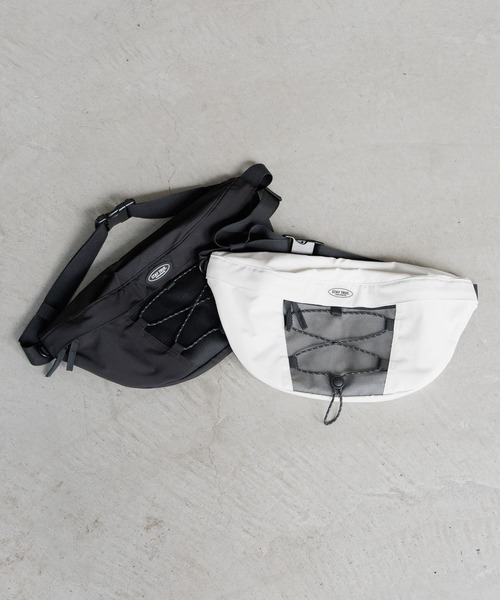 GLOBAL WORK（グローバルワーク）の「撥水ボディBAG/キッズ/577699（ボディバッグ/ウエストポーチ・キッズ・ブラック/オフホワイト・FREE）」の9枚目の写真