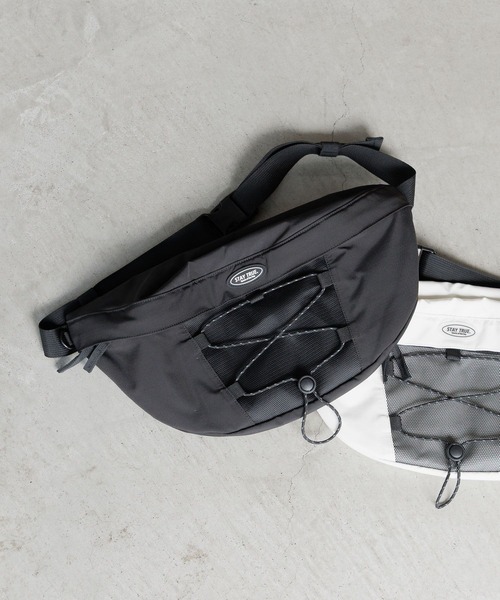 GLOBAL WORK（グローバルワーク）の「撥水ボディBAG/キッズ/577699（ボディバッグ/ウエストポーチ・キッズ・ブラック/オフホワイト・FREE）」の11枚目の写真