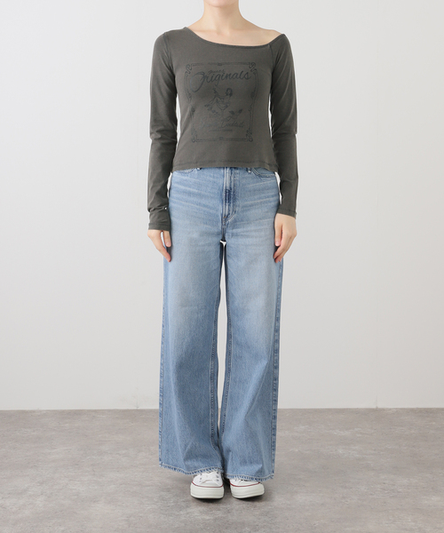 Guess(ゲス)の「GUESS/ゲス GO OFF SHOULDER LS TEE(Tシャツ/カットソー・レディース・レッド/ブラック・SMALL)」の21枚目の写真