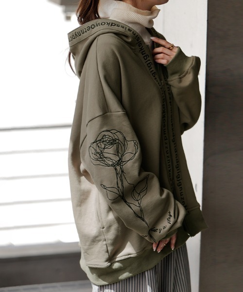 HUG.U(ハグユー)の「刺繍フラワーロゴパーカー(パーカー・レディース・ライトグレー/ブラック/オリーブ/ブラウン/ライトブルー・FREE)」の4枚目の写真