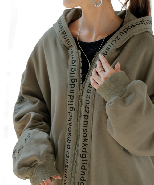 HUG.U(ハグユー)の「刺繍フラワーロゴパーカー(パーカー・レディース・ライトグレー/ブラック/オリーブ/ブラウン/ライトブルー・FREE)」の8枚目の写真
