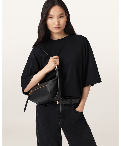 ALLSAINTS(オールセインツ)の「VEGA LEATHER MINI BAG | VEGA レザー ミニ バッグ(ショルダーバッグ・レディース・ブラック・ONE SIZE)」の2枚目の写真