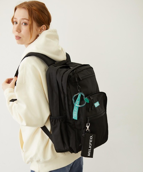 MILKFED.(ミルクフェド)の「GLITTER APPLE CARABINER(キーホルダー・レディース・ライトグリーン・ONE SIZE)」の19枚目の写真