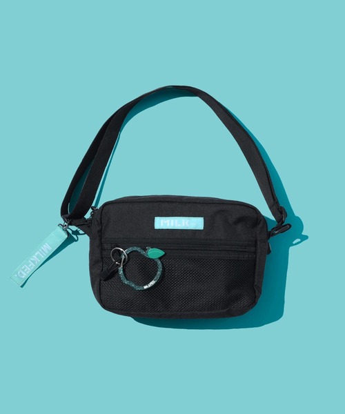 MILKFED.(ミルクフェド)の「GLITTER APPLE CARABINER(キーホルダー・レディース・ライトグリーン・ONE SIZE)」の8枚目の写真