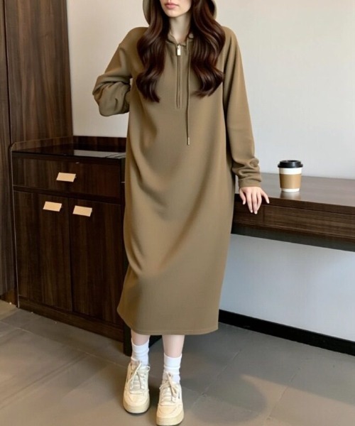 cammie(キャミー)の「ハーフジップフード付きワンピース(ワンピース・レディース・ブラック/キャメル・L/M)」の9枚目の写真