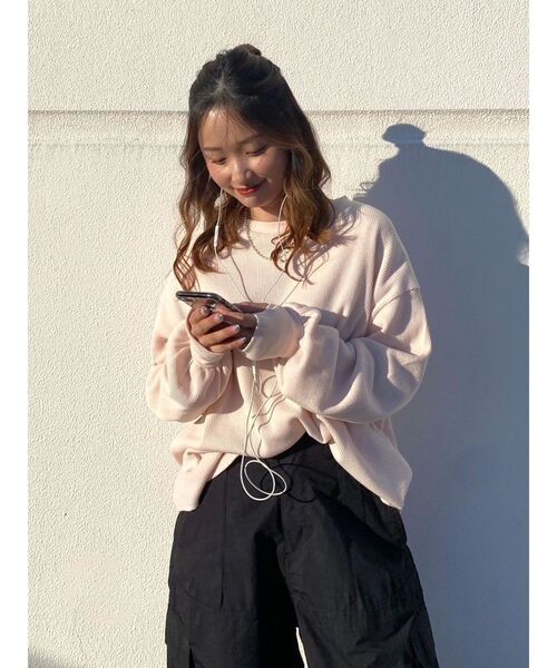 Ungrid（アングリッド）の「【WEB限定】スリーブボリュームワッフルロングスリーブTee（Tシャツ/カットソー・レディース・チャコールグレー/ネイビー/ブラウン/ボルドー/ピンク/アイボリー・FREE）」の21枚目の写真