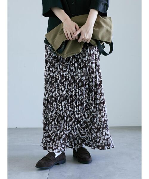 Lugnoncure（ルノンキュール）の「花柄クリンクルギャザースカート《2025autumn catalog item》（スカート・レディース・ブラック/ブラウン/オフホワイト・F）」の11枚目の写真
