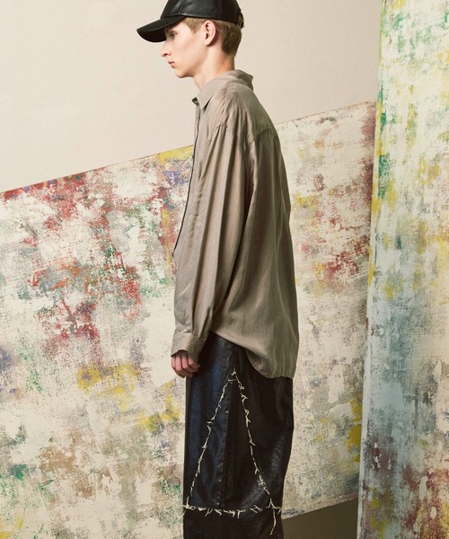 MAISON SPECIAL（メゾンスペシャル）の「《UNISEX》Prime-Over Cupra Regular Collar Shirt/プライムオーバーキュプラレギュラーカラーシャツ【MAISON SPECIAL/メゾンスペシャル】（シャツ/ブラウス・メンズ・グレイッシュベージュ/ブラック/ブラウン・0/1/2）」の11枚目の写真