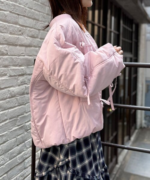 w closet（ダブルクローゼット）の「中綿リボンブルゾン（ブルゾン・レディース・ピンク/サックスブルー/ブラック/アイボリー・FREE）」の16枚目の写真