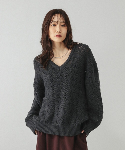 GLOBAL WORK（グローバルワーク）の「モヘヤタッチ透かし編みVネックプルオーバー/599493（ニット/セーター・レディース・ライトグリーン/スカイブルー/チャコールグレー・LARGE/MEDIUM）」の2枚目の写真