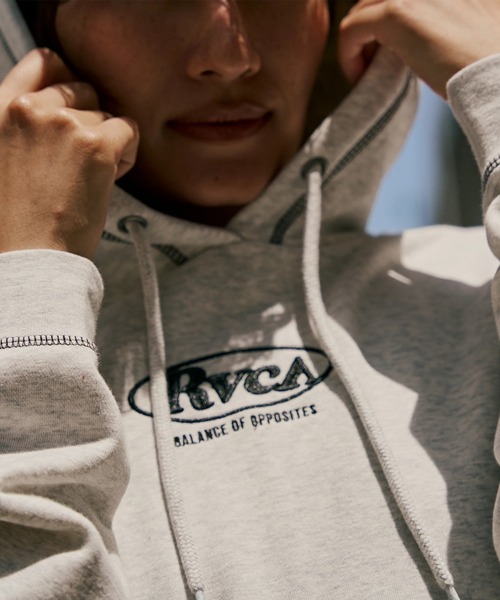 RVCA(ルーカ)の「RVCA レディース CLASSIC HOODED DRESS ワンピース 【2025年秋冬モデル】 @autumn/ルーカスウェットワンピース(ワンピース・レディース・ブラック/グレー/オフホワイト・SMALL/MEDIUM/LARGE)」の6枚目の写真