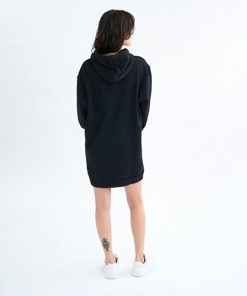 RVCA(ルーカ)の「RVCA レディース CLASSIC HOODED DRESS ワンピース 【2025年秋冬モデル】 @autumn/ルーカスウェットワンピース(ワンピース・レディース・ブラック/グレー/オフホワイト・SMALL/MEDIUM/LARGE)」の16枚目の写真