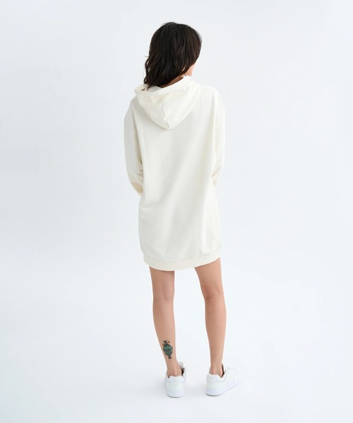 RVCA(ルーカ)の「RVCA レディース CLASSIC HOODED DRESS ワンピース 【2025年秋冬モデル】 @autumn/ルーカスウェットワンピース(ワンピース・レディース・ブラック/グレー/オフホワイト・SMALL/MEDIUM/LARGE)」の17枚目の写真