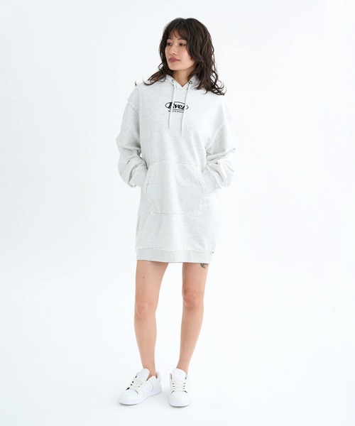 RVCA(ルーカ)の「RVCA レディース CLASSIC HOODED DRESS ワンピース 【2025年秋冬モデル】 @autumn/ルーカスウェットワンピース(ワンピース・レディース・ブラック/グレー/オフホワイト・SMALL/MEDIUM/LARGE)」の11枚目の写真