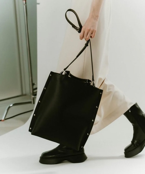 Knuth Marf（クヌースマーフ）の「side studs leather bag（ハンドバッグ・レディース・ブラック/ブラウン・FREE）」の5枚目の写真